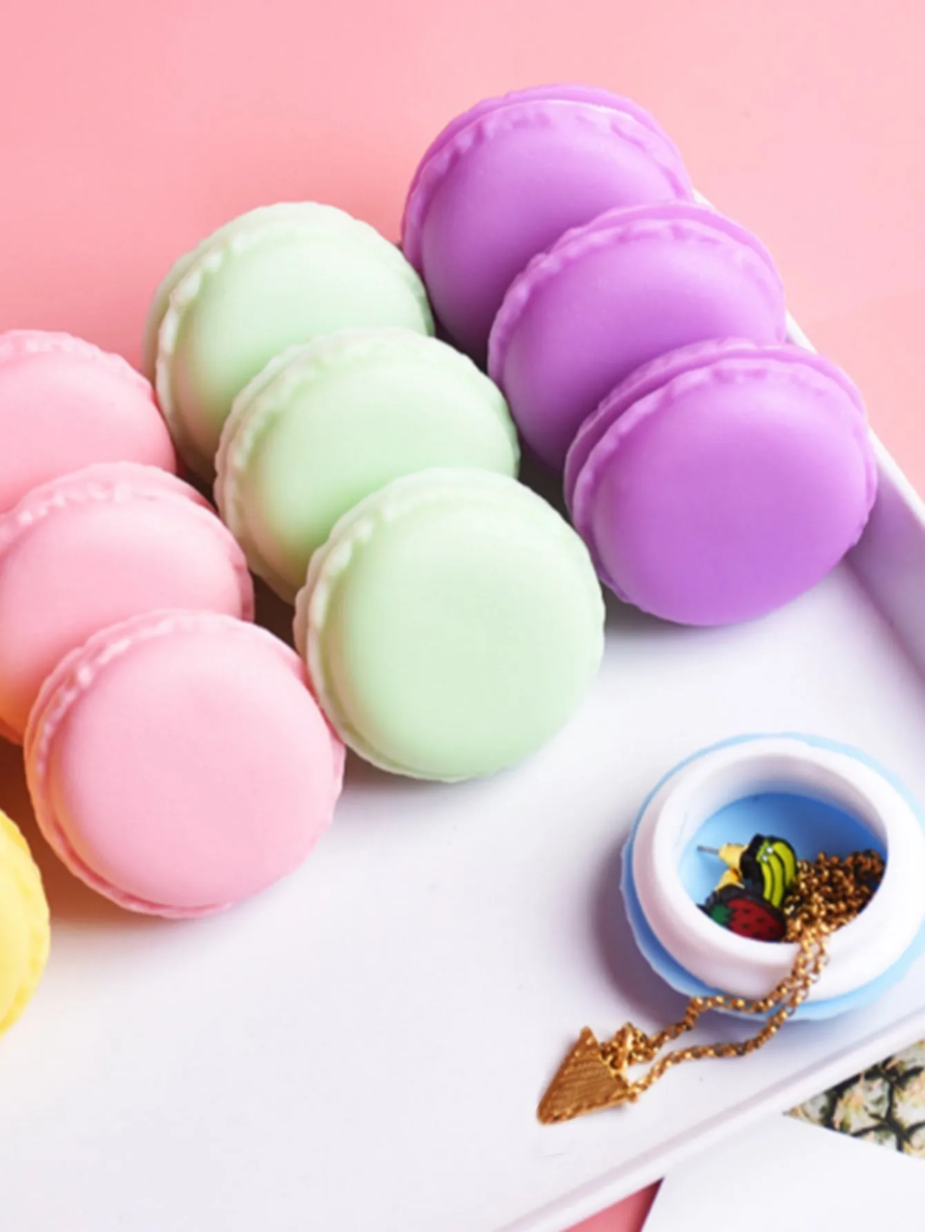 1pc Macaron Shaped Random Color Jewelry Storage Box