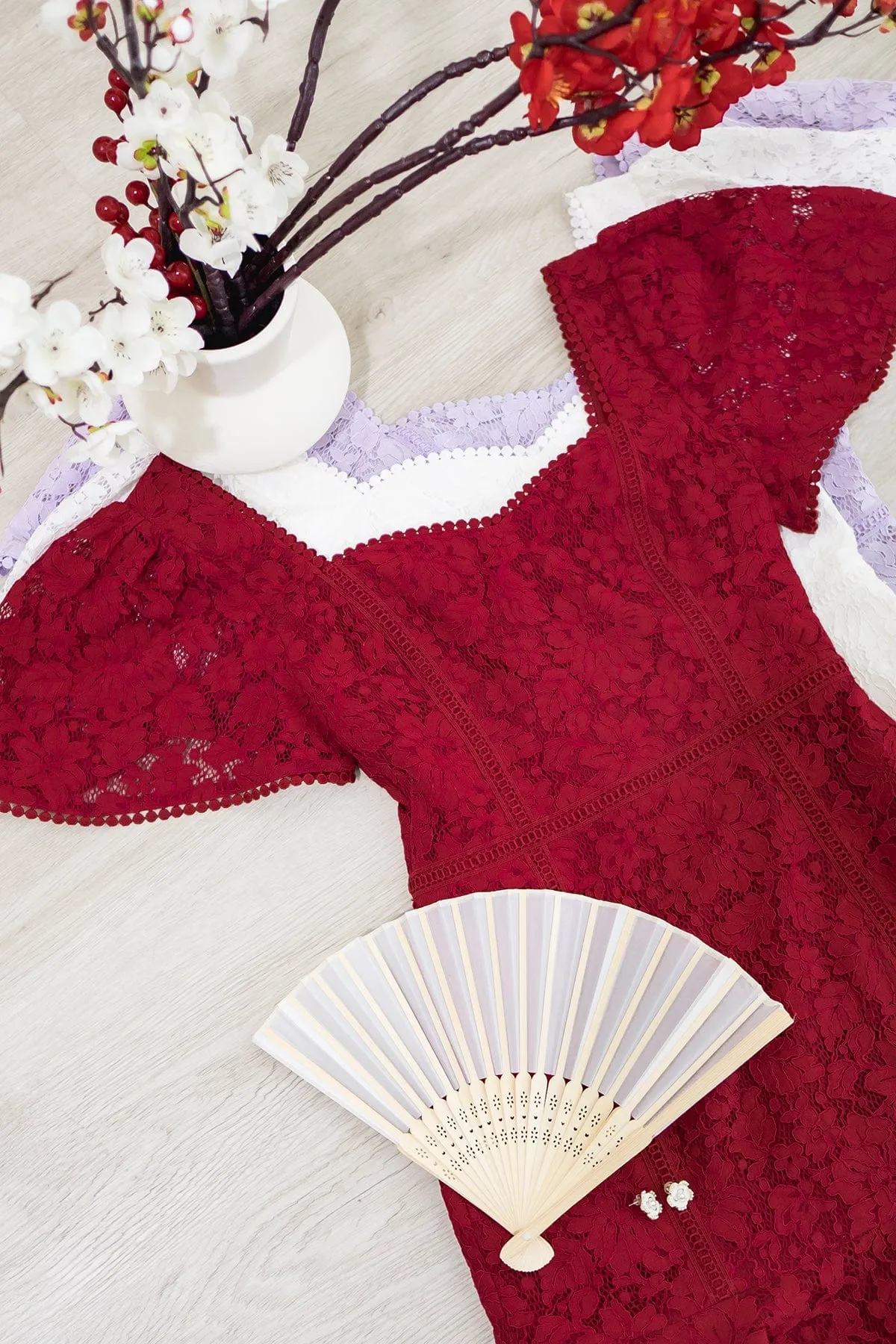 BONJOUR SLEEVE LACE DRESS IN WINE RED