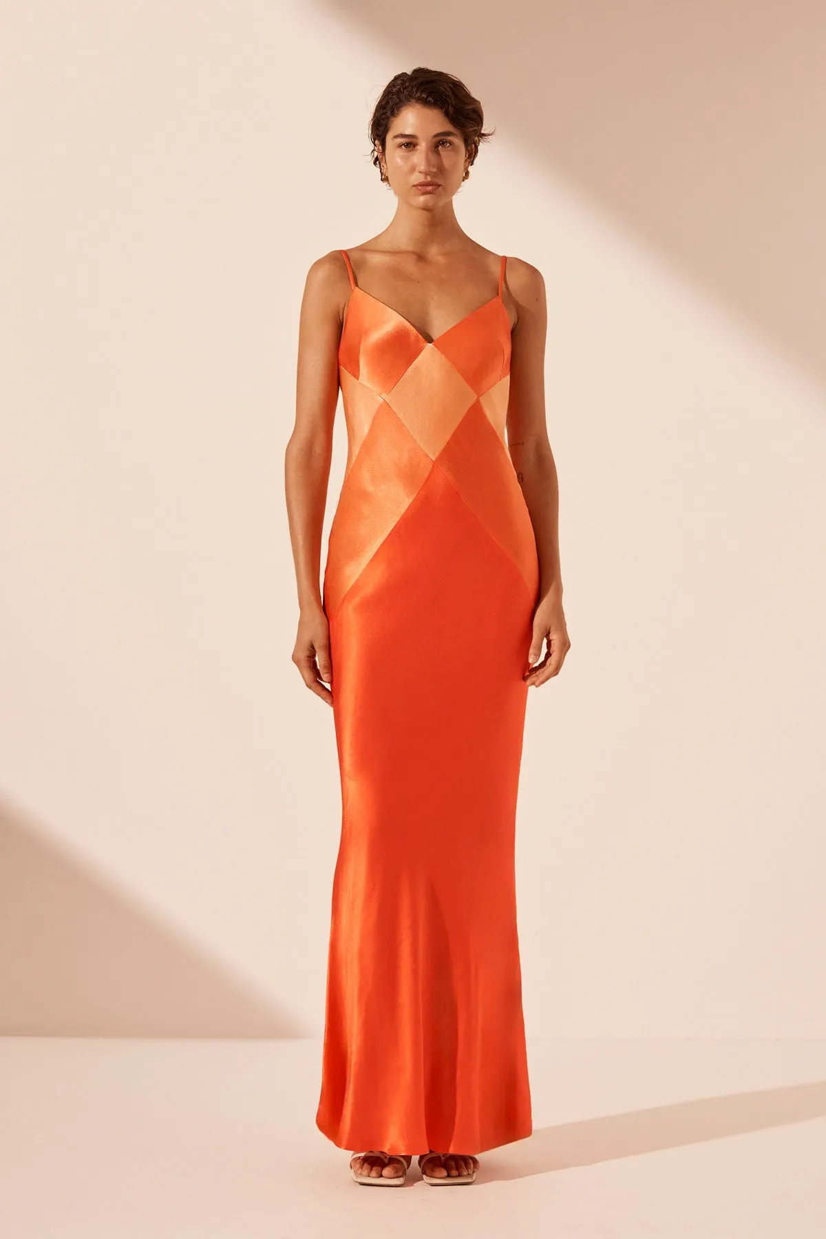 MIA CONTRAST SPLICED MAXI DRESS - RED ORANGE / HIBISCUS